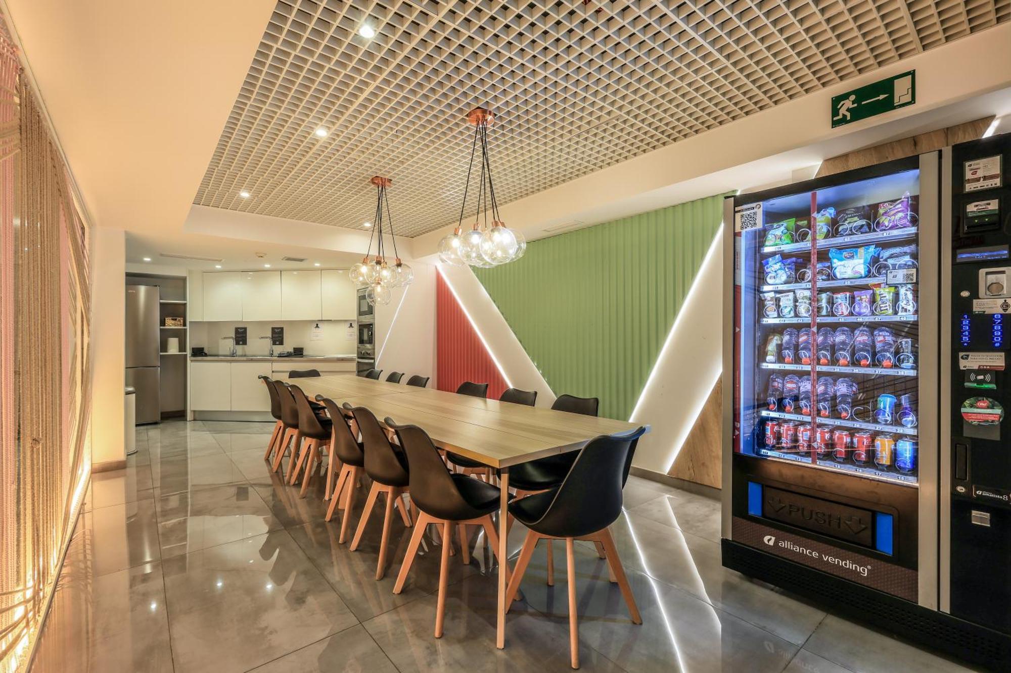 Amazinn Places Blasco De Garay 113 Madrid Exterior photo